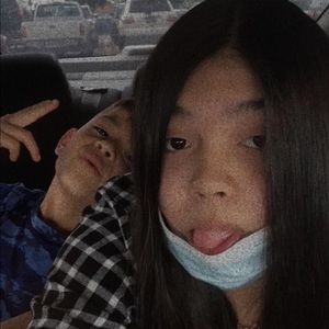 Meet your Posher, Eveliz